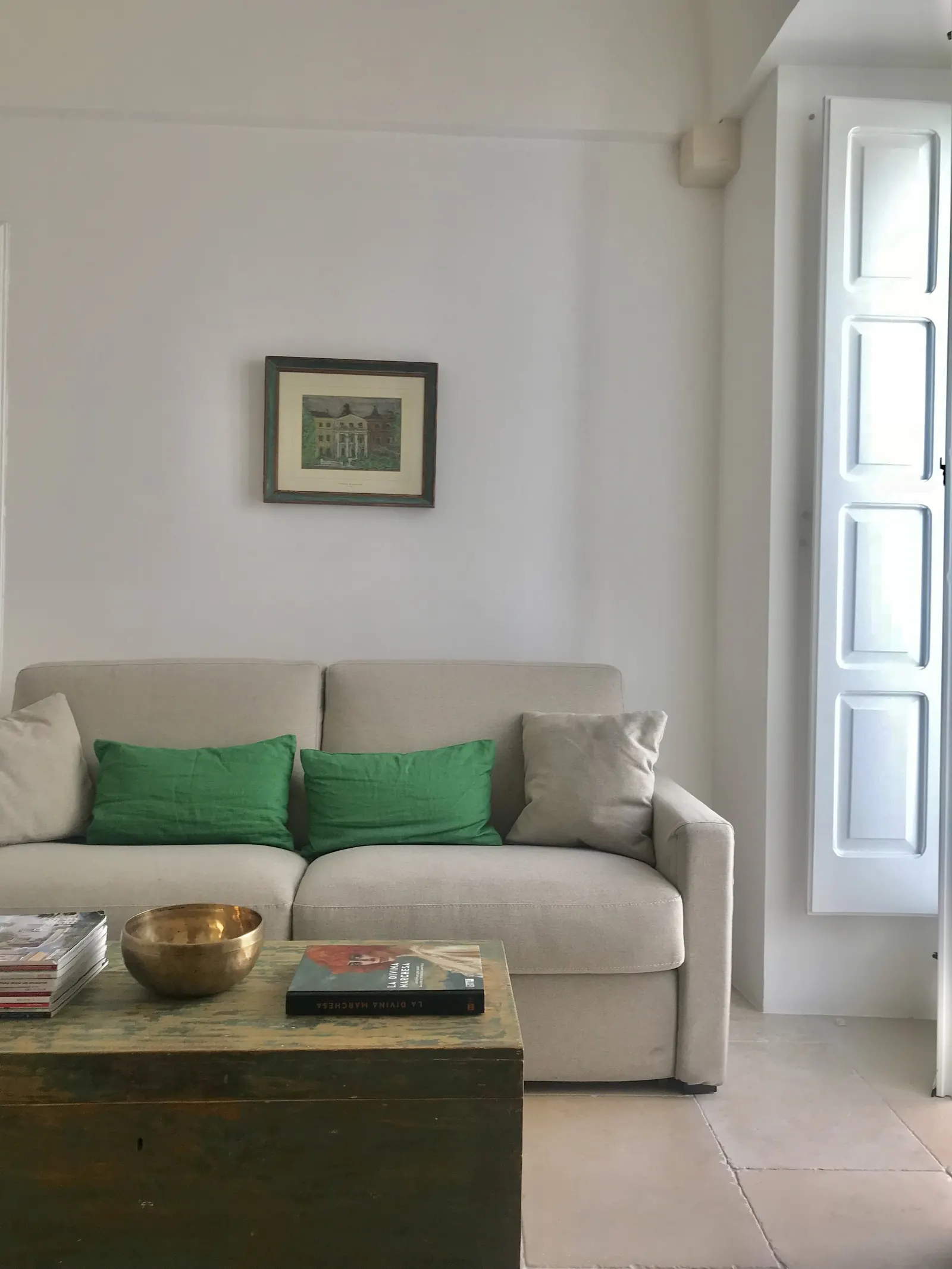 Sitting room with sofa bed